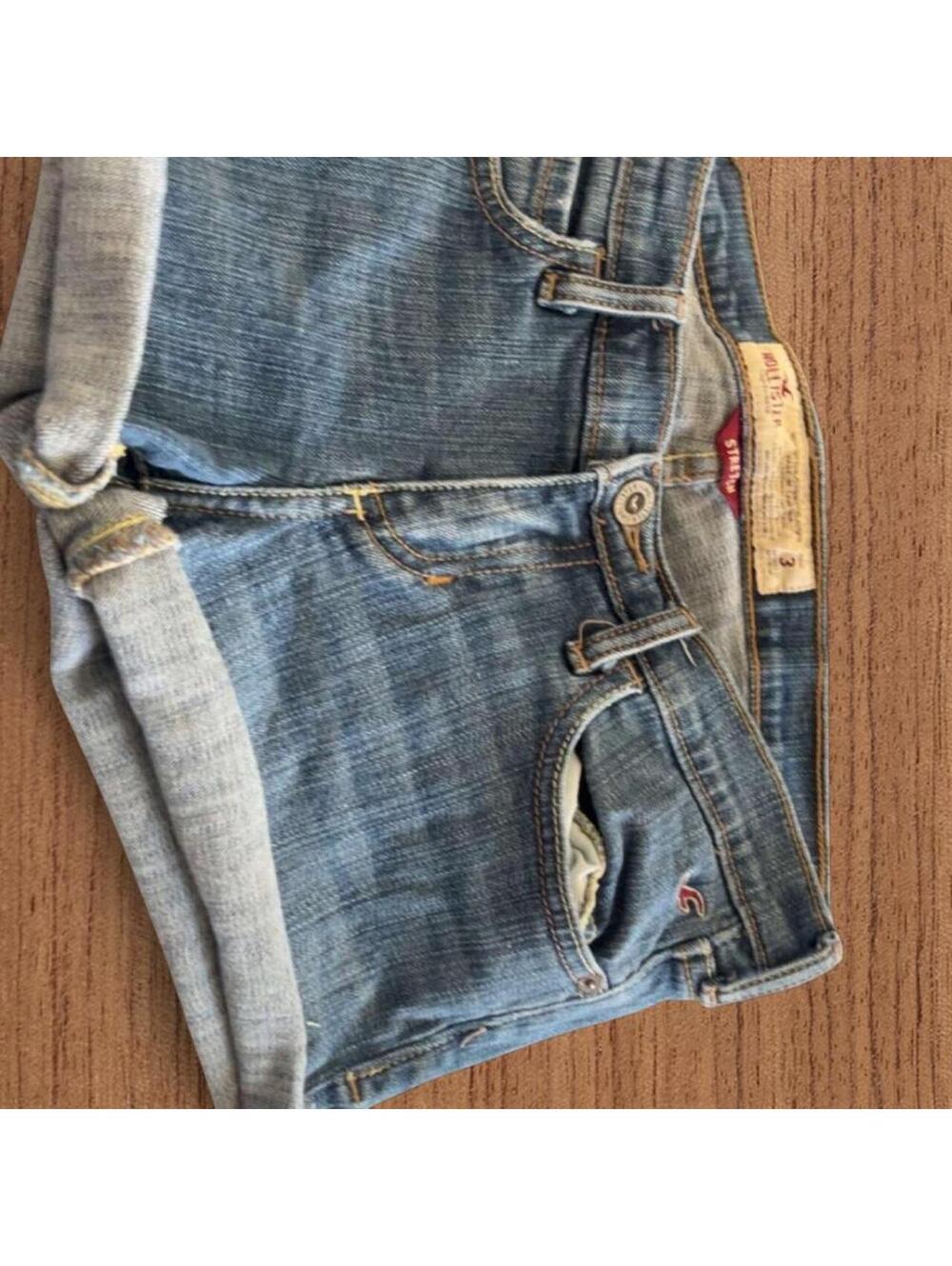 Hollister Co Women's Blue and Navy Shorts